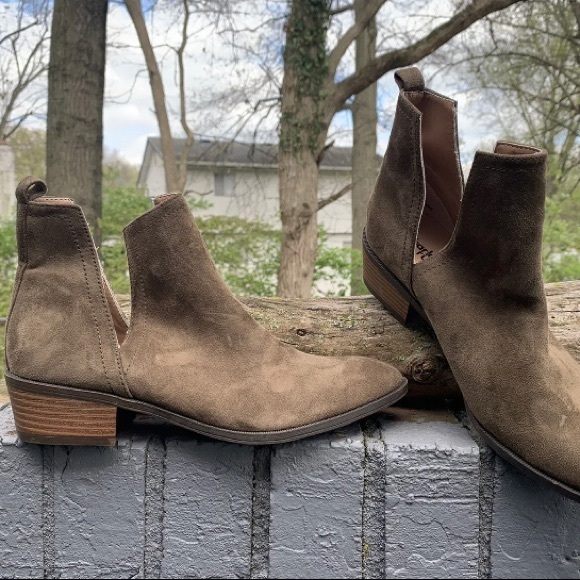 Charlotte Russe Shoes - CHARLOTTE RUSSE Women’s Taupe/Brown Heeled Ankle Boots Pull On Size 8 New